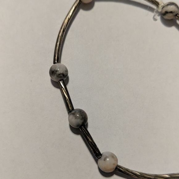 Gray, white and silver bracelet - Picture 2 of 3